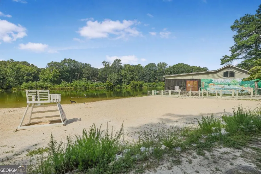 481 Pine DR Stone Mountain, GA 30083