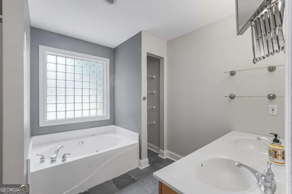 481 Pine DR Stone Mountain, GA 30083