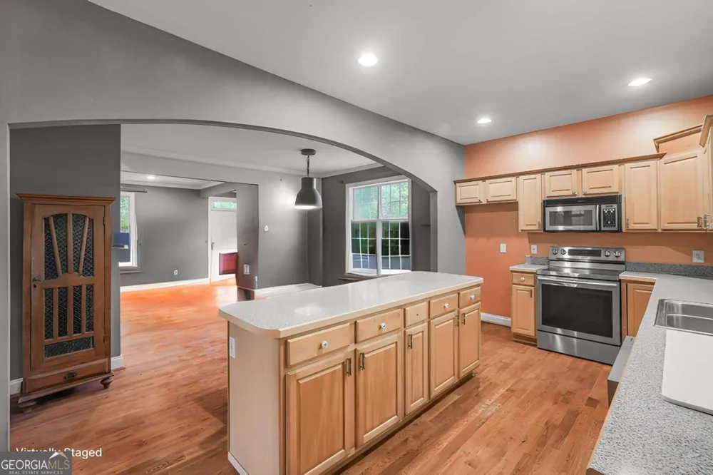 481 Pine DR Stone Mountain, GA 30083