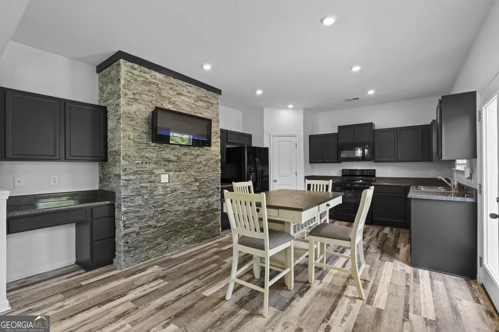 16 Jay CIR NW Adairsville, GA 30103