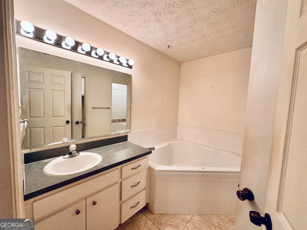 6009 James ST Manor, GA 31550
