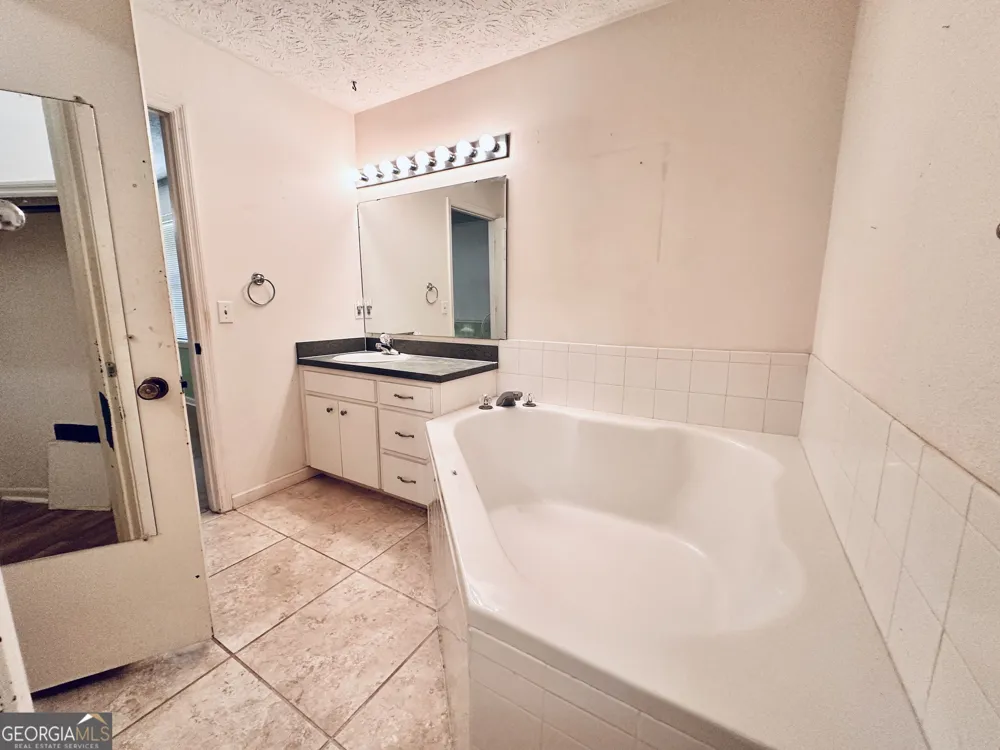 6009 James ST Manor, GA 31550