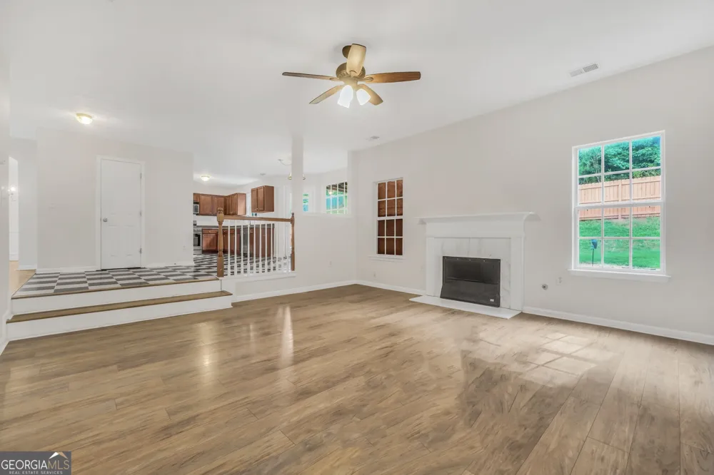 81 Saint Charles PL Sharpsburg, GA 30277