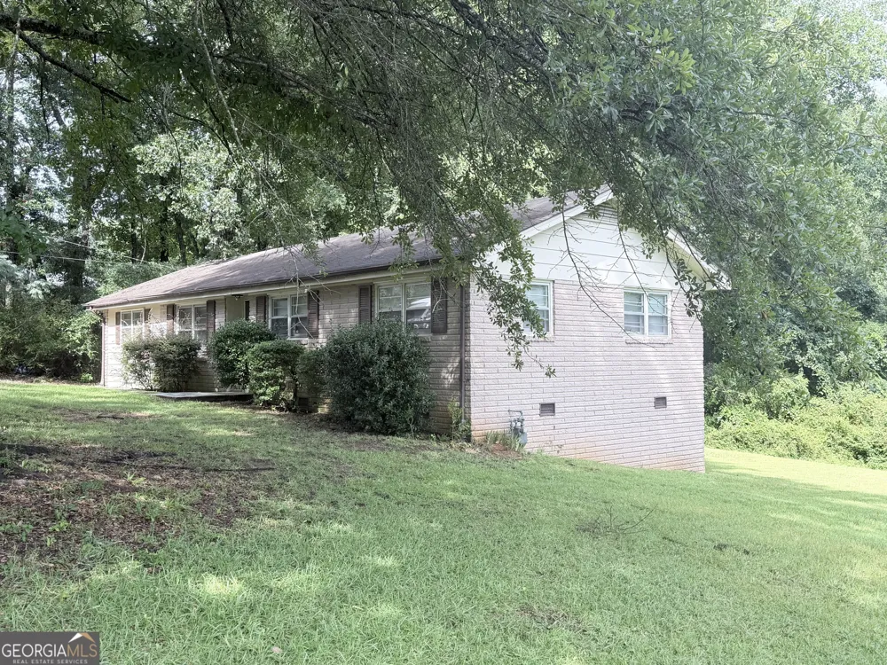 2195 Rockdale DR NW Conyers, GA 30012