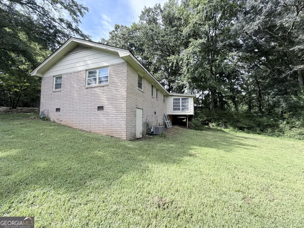 2195 Rockdale DR NW Conyers, GA 30012