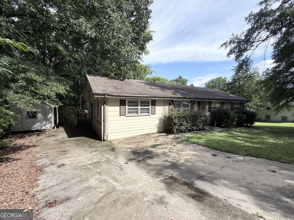 2195 Rockdale DR NW Conyers, GA 30012