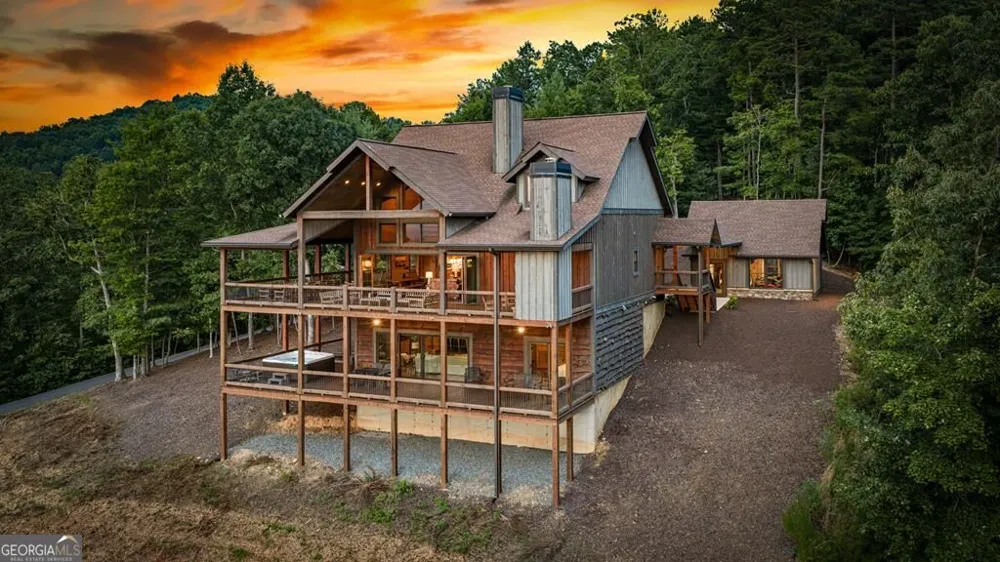 330 Serenity Ridge LN Mineral Bluff, GA 30559