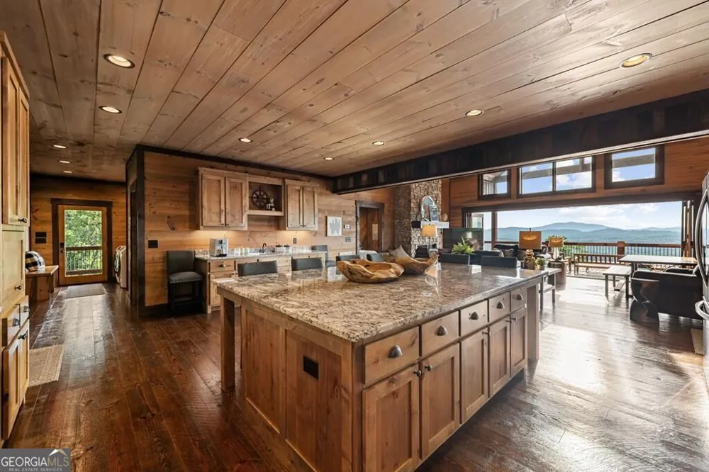 330 Serenity Ridge LN Mineral Bluff, GA 30559
