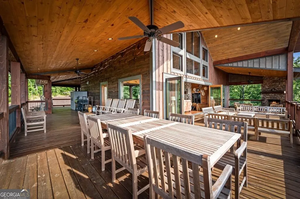 330 Serenity Ridge LN Mineral Bluff, GA 30559
