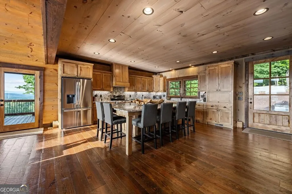 330 Serenity Ridge LN Mineral Bluff, GA 30559