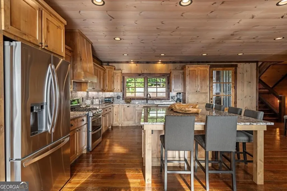 330 Serenity Ridge LN Mineral Bluff, GA 30559