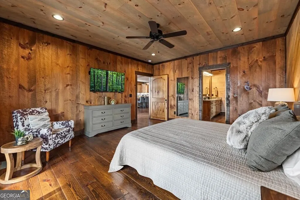 330 Serenity Ridge LN Mineral Bluff, GA 30559