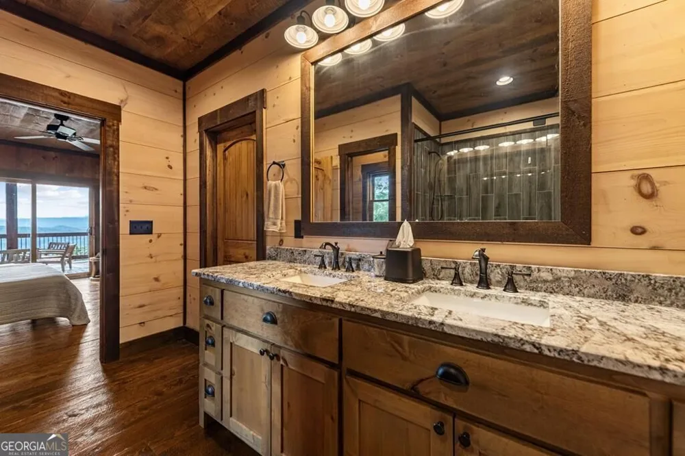 330 Serenity Ridge LN Mineral Bluff, GA 30559