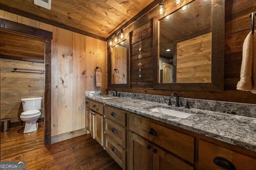 330 Serenity Ridge LN Mineral Bluff, GA 30559