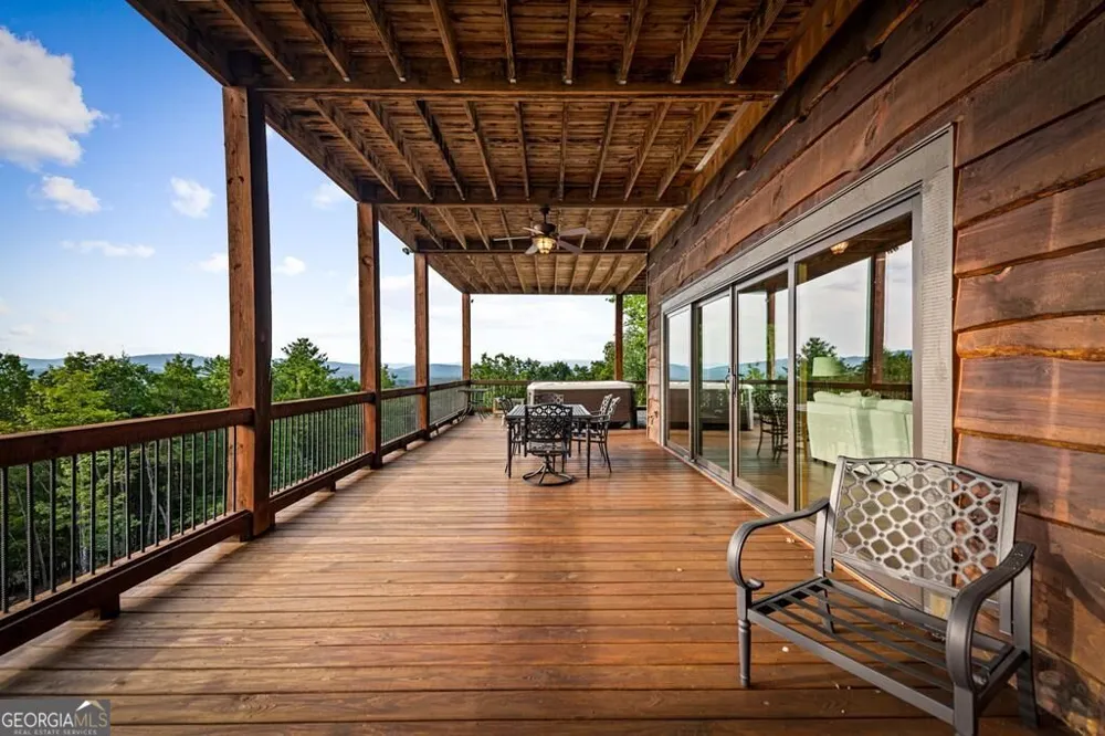 330 Serenity Ridge LN Mineral Bluff, GA 30559
