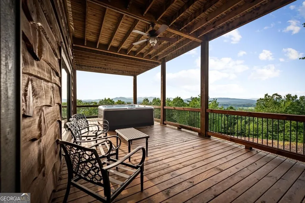 330 Serenity Ridge LN Mineral Bluff, GA 30559