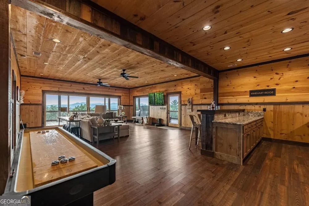 330 Serenity Ridge LN Mineral Bluff, GA 30559