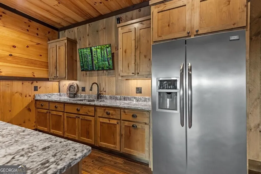 330 Serenity Ridge LN Mineral Bluff, GA 30559