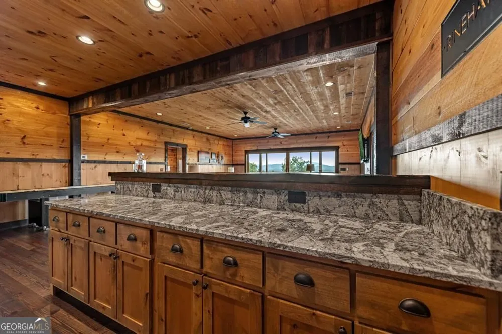 330 Serenity Ridge LN Mineral Bluff, GA 30559