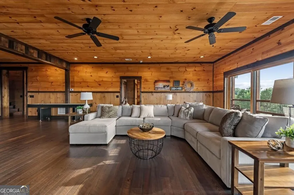 330 Serenity Ridge LN Mineral Bluff, GA 30559
