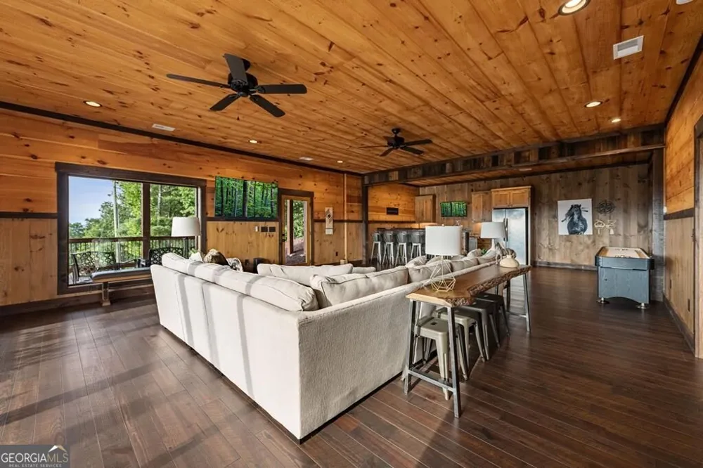 330 Serenity Ridge LN Mineral Bluff, GA 30559