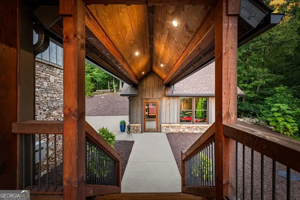 330 Serenity Ridge LN Mineral Bluff, GA 30559