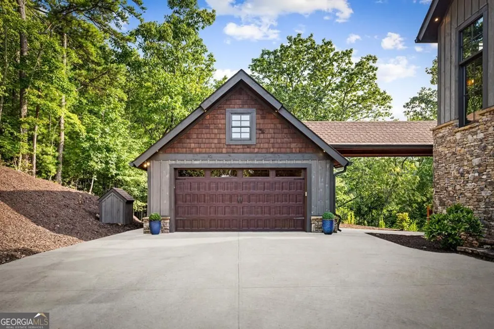 330 Serenity Ridge LN Mineral Bluff, GA 30559