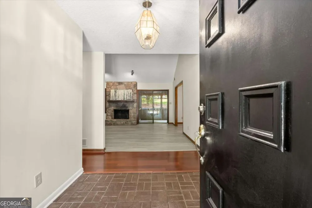 20 Sweetwood CT Roswell, GA 30076