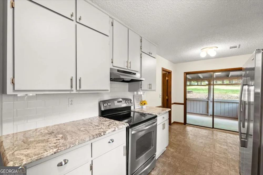 20 Sweetwood CT Roswell, GA 30076