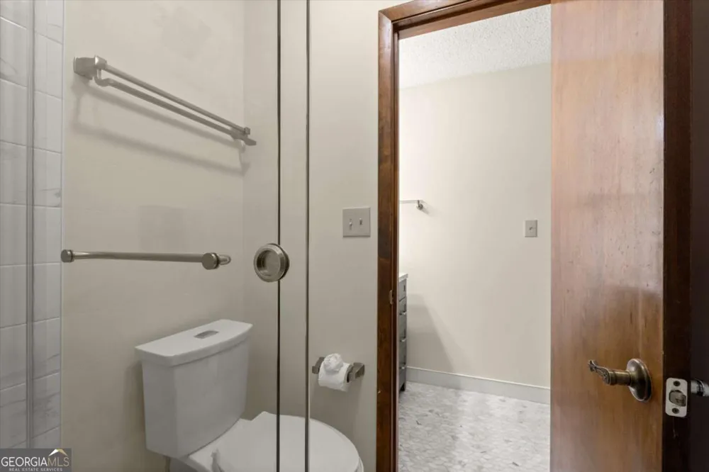 20 Sweetwood CT Roswell, GA 30076
