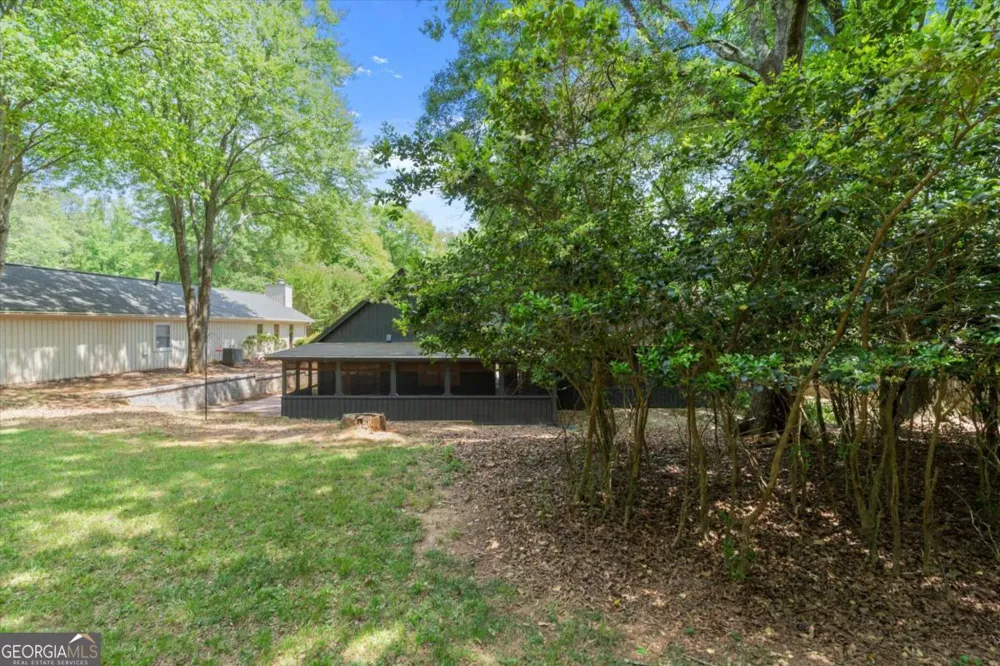 20 Sweetwood CT Roswell, GA 30076