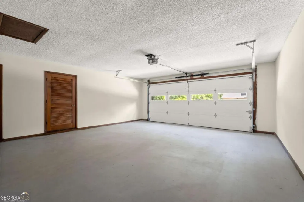 20 Sweetwood CT Roswell, GA 30076