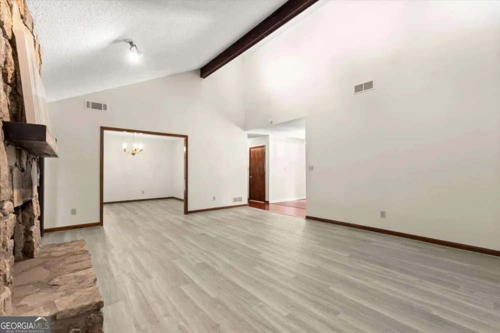 20 Sweetwood CT Roswell, GA 30076