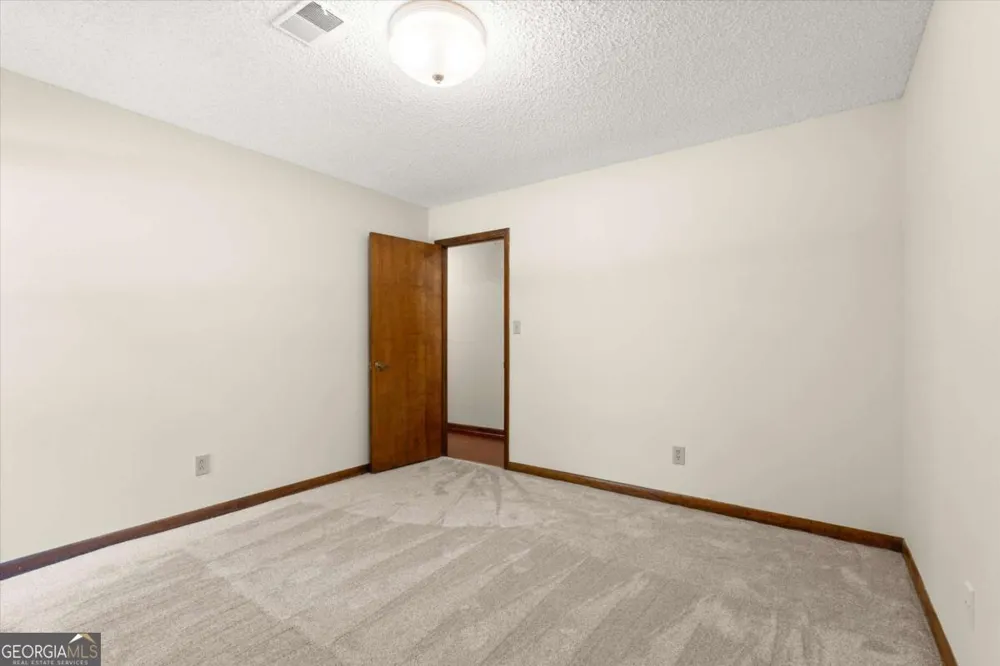 20 Sweetwood CT Roswell, GA 30076