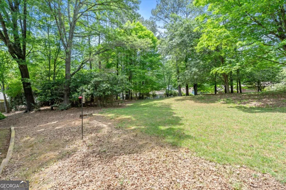 20 Sweetwood CT Roswell, GA 30076