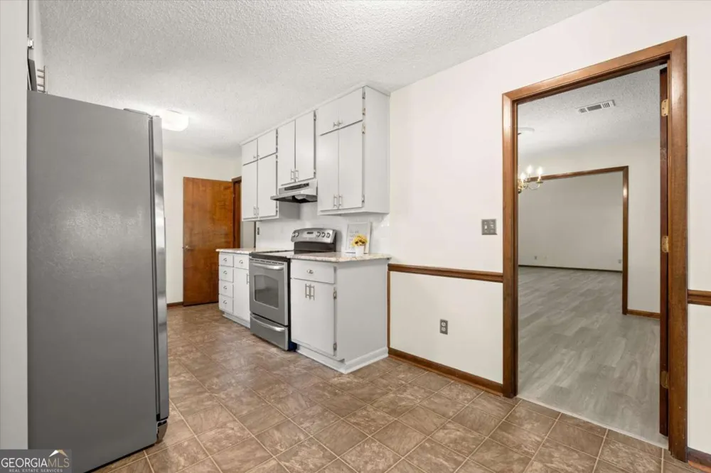 20 Sweetwood CT Roswell, GA 30076