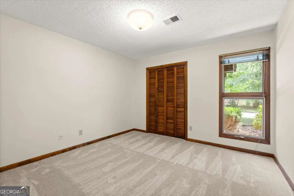 20 Sweetwood CT Roswell, GA 30076