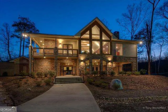 20 Sweetwood CT Roswell, GA 30076