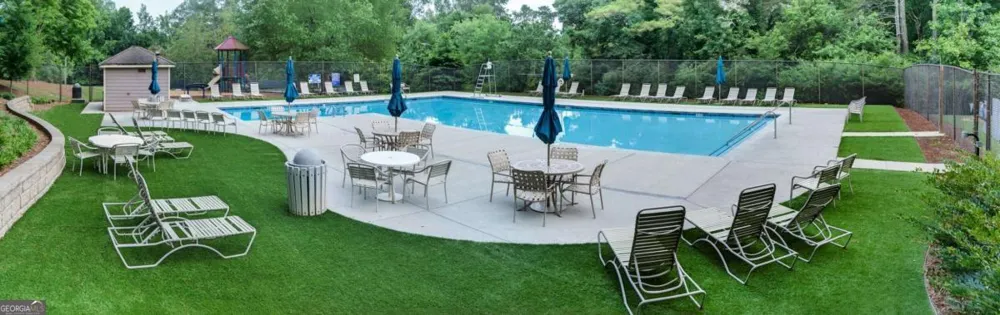 20 Sweetwood CT Roswell, GA 30076