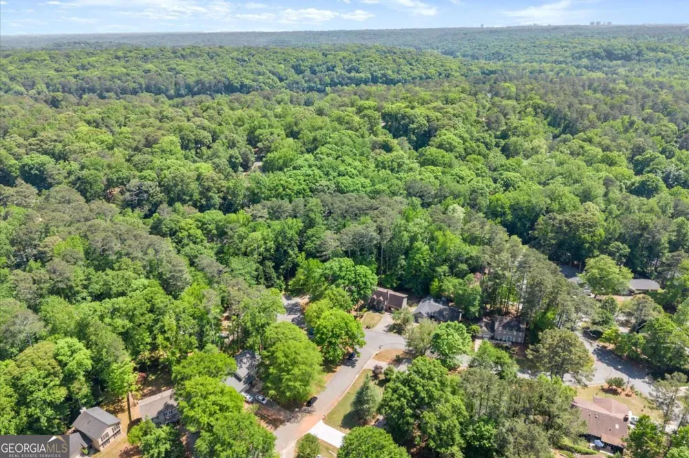 20 Sweetwood CT Roswell, GA 30076