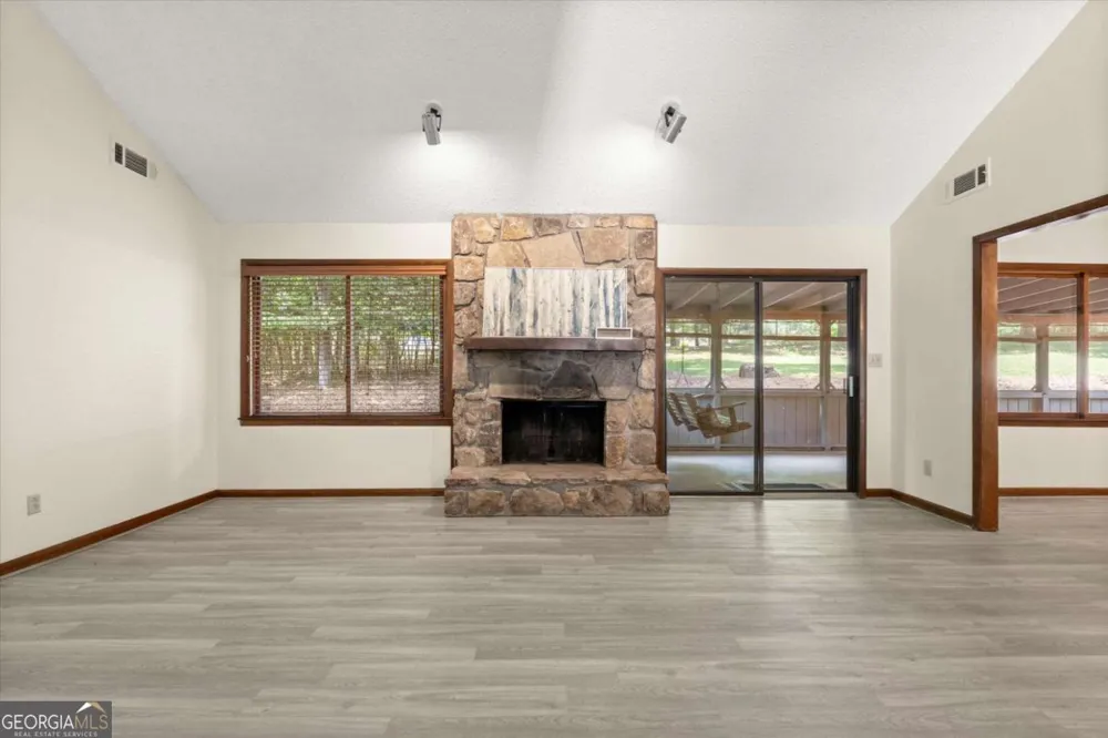 20 Sweetwood CT Roswell, GA 30076
