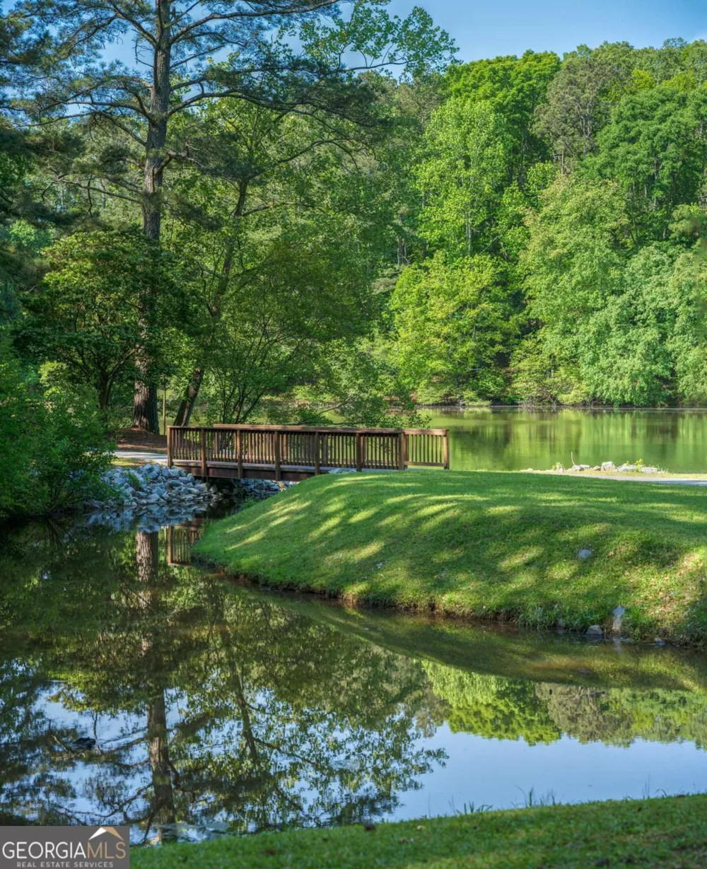 20 Sweetwood CT Roswell, GA 30076
