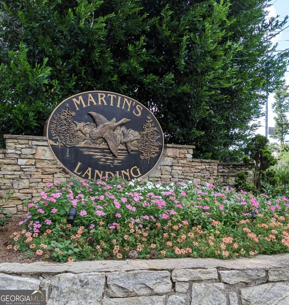20 Sweetwood CT Roswell, GA 30076