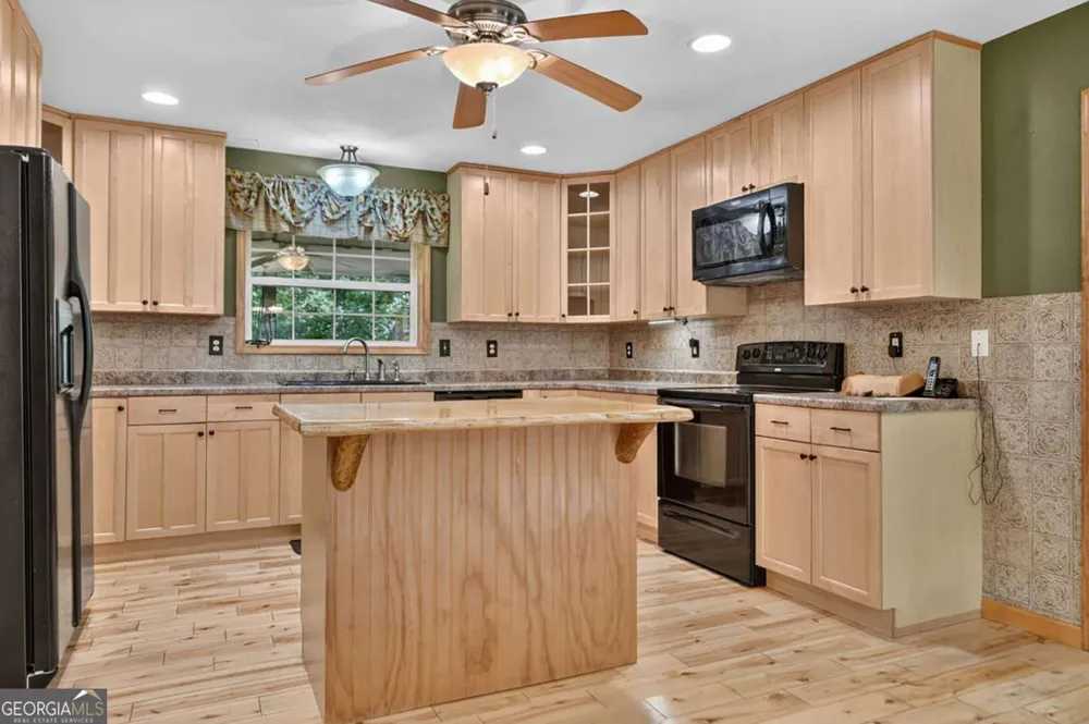 648 Posey PL Murphy, NC 28906