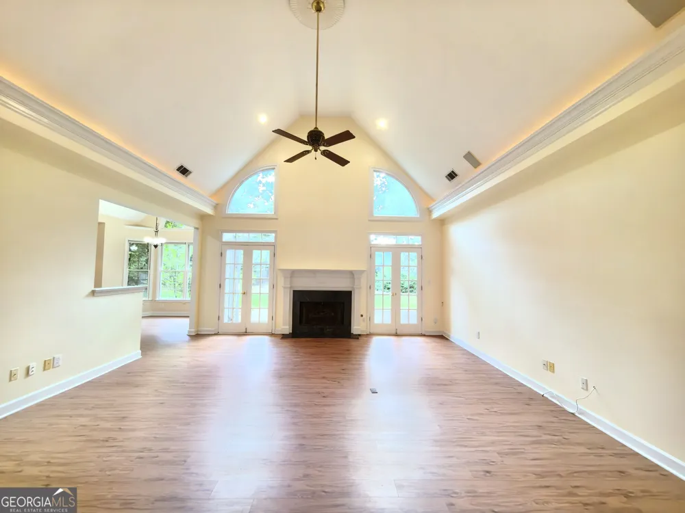 4009 Treemont LN Suwanee, GA 30024