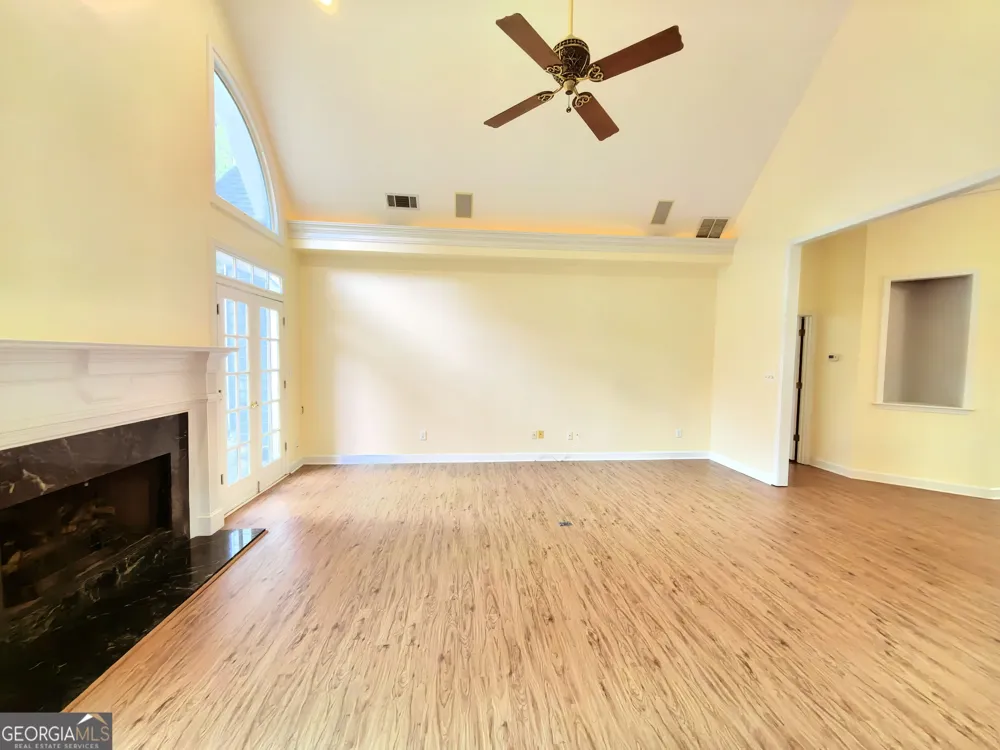 4009 Treemont LN Suwanee, GA 30024