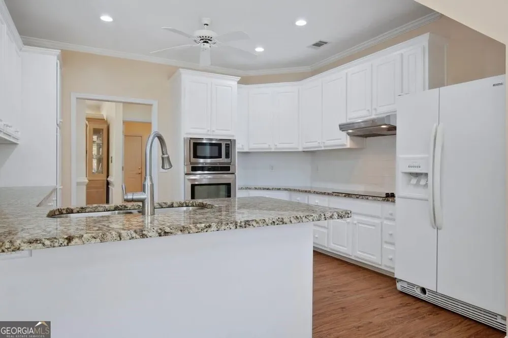 4009 Treemont LN Suwanee, GA 30024