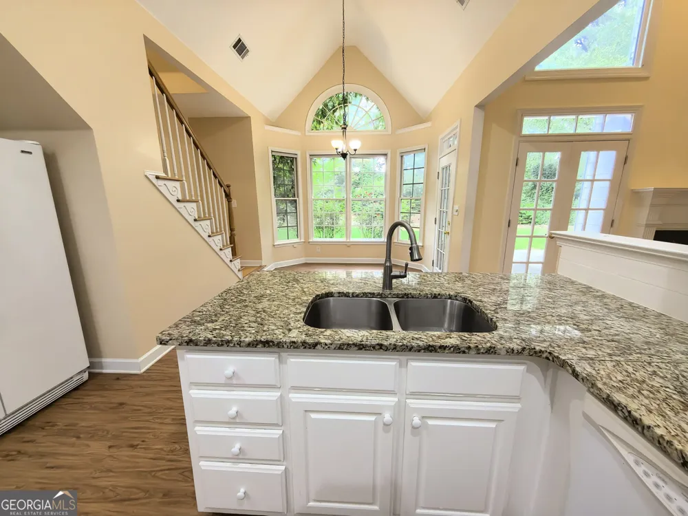 4009 Treemont LN Suwanee, GA 30024