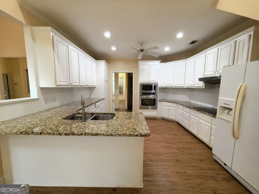 4009 Treemont LN Suwanee, GA 30024