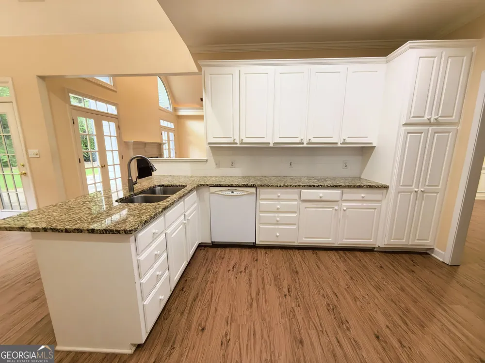 4009 Treemont LN Suwanee, GA 30024